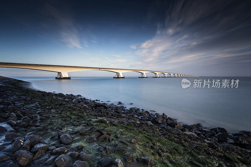 荷兰泽兰省的泽兰大桥(Zeelandbrug, Zeeland Bridge)